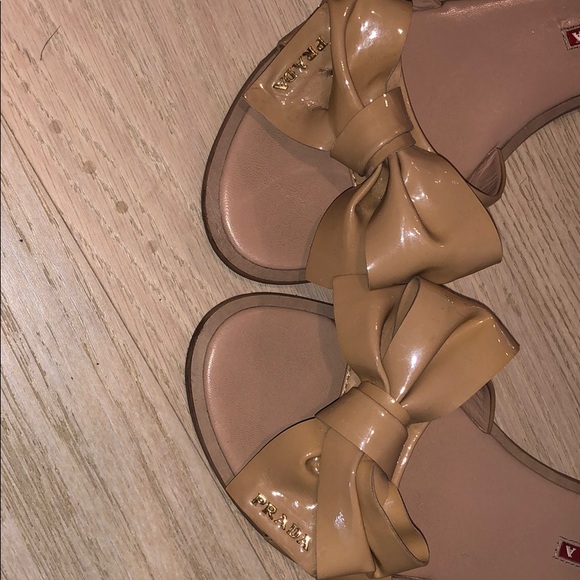 Nude Prada flip flops - Picture 5 of 5